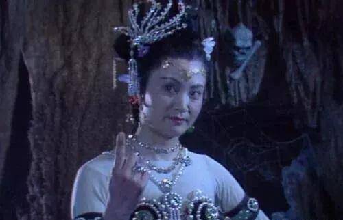 杨春霞|《西游记》“白骨精”近照，77岁仍气质优雅，为传承国粹鞠躬尽瘁