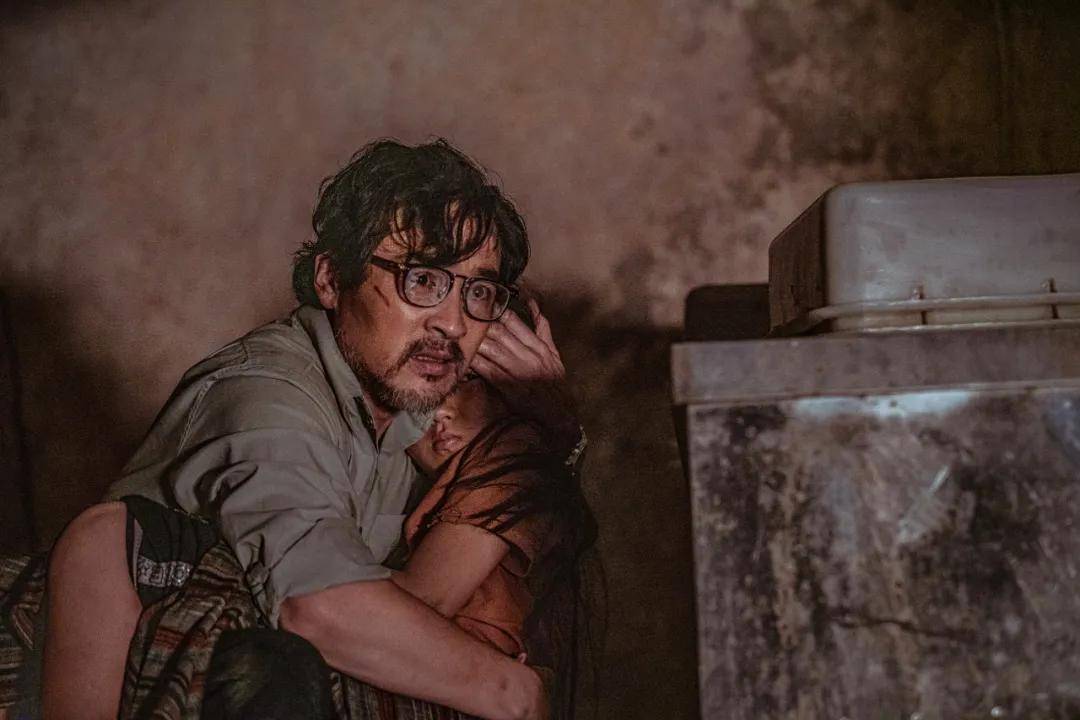 电影|万国影视参演王浩信军事动作电影《兵王之绝境狙杀》定档12月21日！