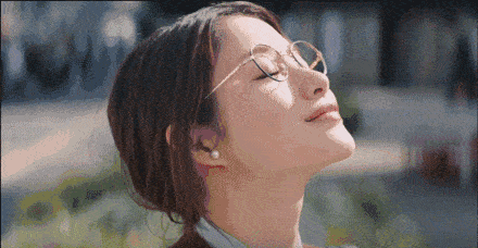 灯芯绒 不要再穿阔腿裤和小黑裤了，今冬这条裤子最流行！保暖显瘦真好穿