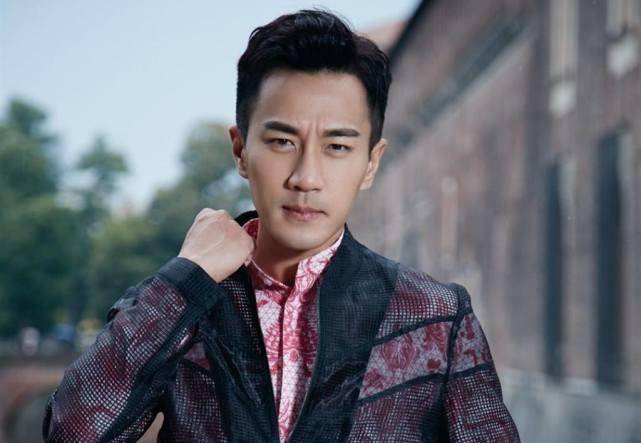 口碑|演员扮嫩有多毁口碑？黄晓明被喷成“筛子”，张鲁一跌落神坛