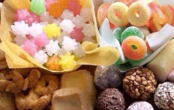 人体|这些“黑名单”零食，别再给娃买了，给娃选零食遵循“3低1少”