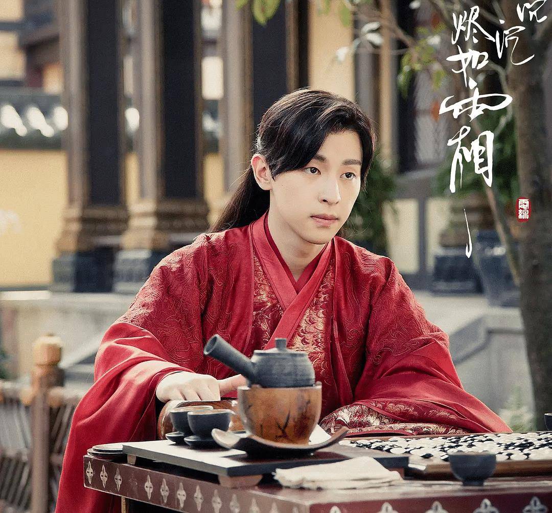 张晚|锦鲤剧组或再添实锤?继男主爆红,老戏骨获奖后,新人也待爆