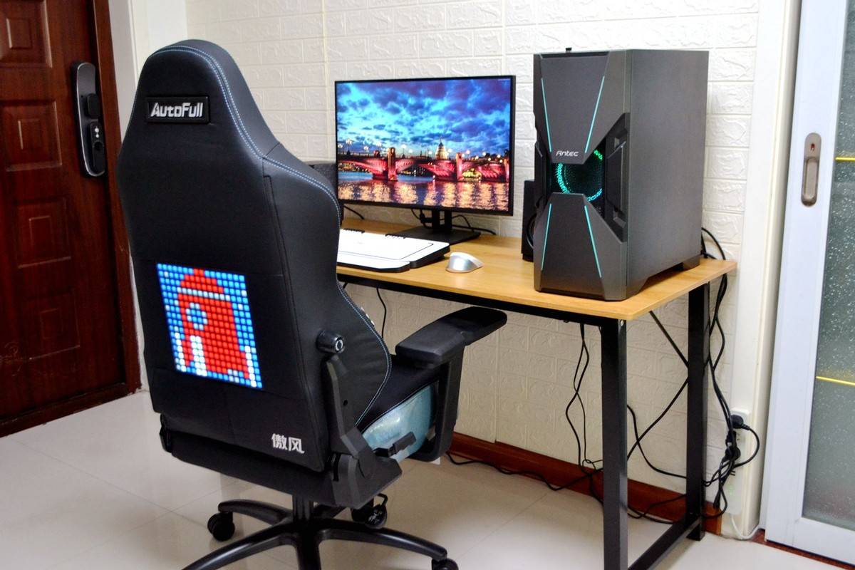 原创科技宅男晒桌面:4k四微边屏 电竞椅 惠威,极简桌面改造计划3.