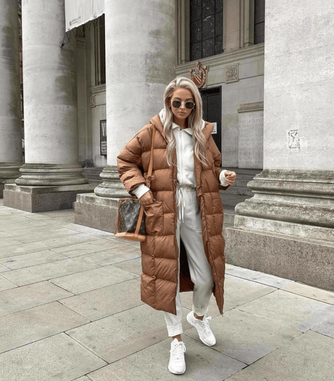 黑色 黑棉服可以扔了,“焦糖色”高级又特别,让你变身气质女主角