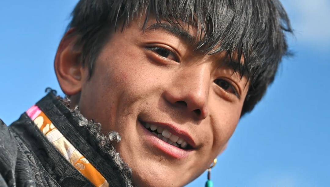 流量|《丁真的世界2》将上线，制作方借丁真薅流量，粉丝抱怨难有好感