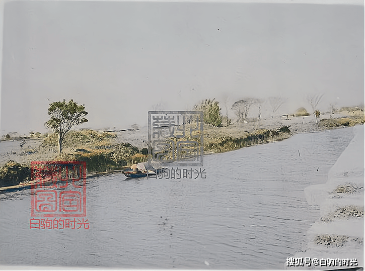 老照片：1930年代的江南，房前屋后小桥流水，干活运输离不开木船