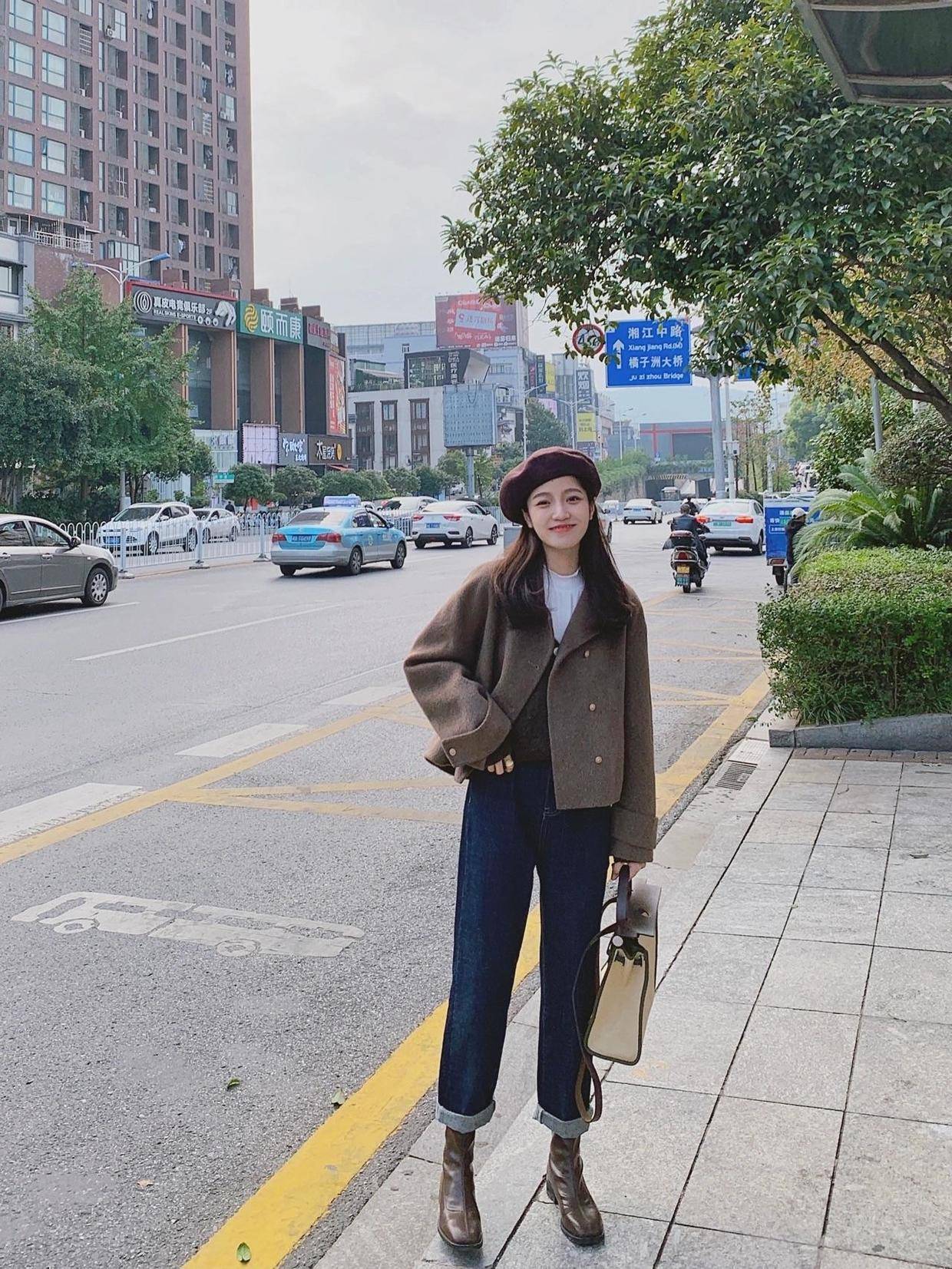 设计 30岁的女人，试试“毛衣搭配牛仔裤”温暖时髦！提升气质又减龄