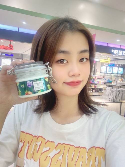 圣地国货化妆品崛起时代，欧芭莎美妆店备受年轻消费者欢迎