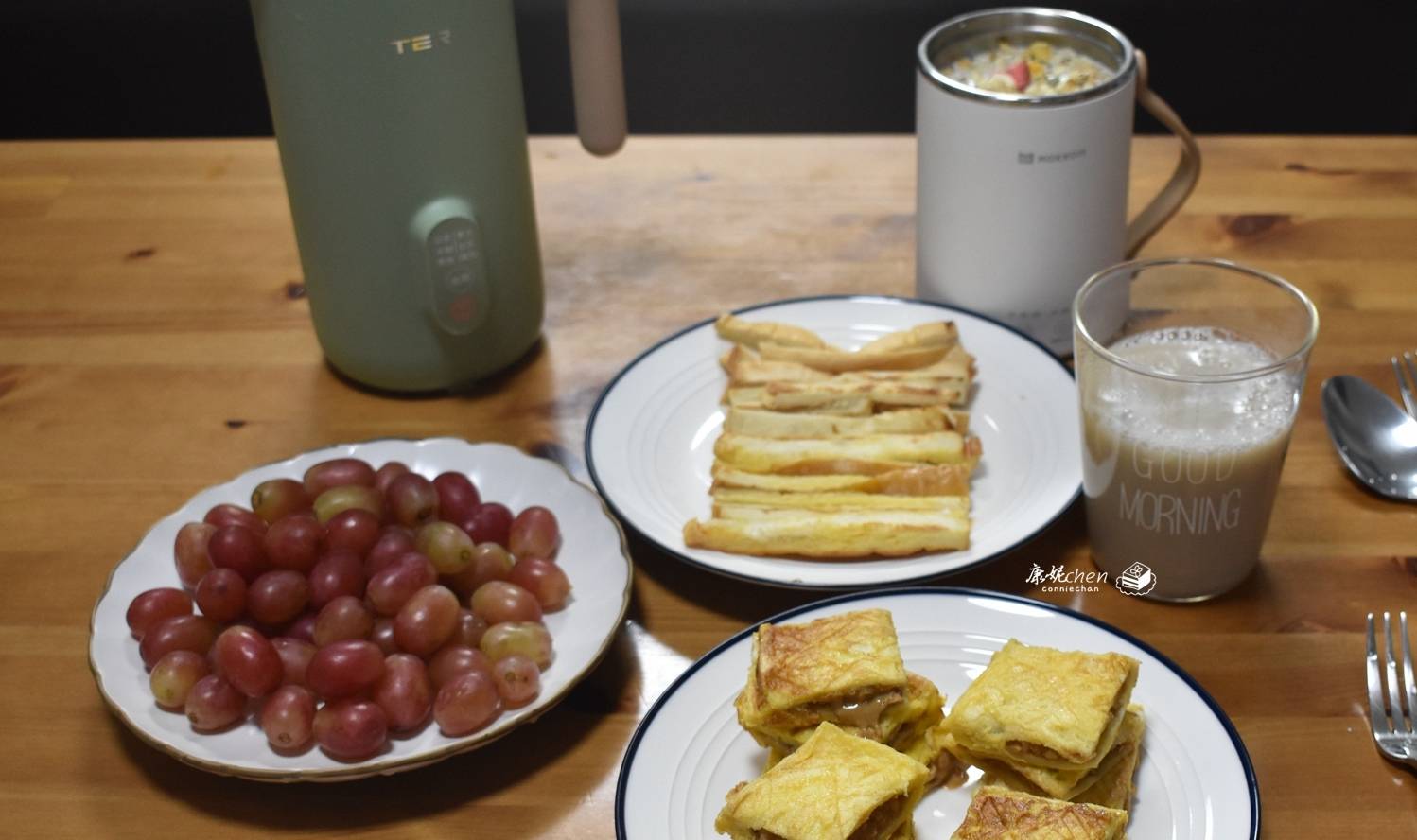 牛奶|两口子的极简早餐，不精致但营养美味，简单又方便，赶快试试吧
