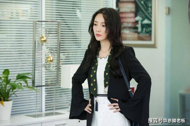 毛衣 李小璐携甜馨现身，母女又穿亲子装，粉色穿搭甜美吸睛却显廉价