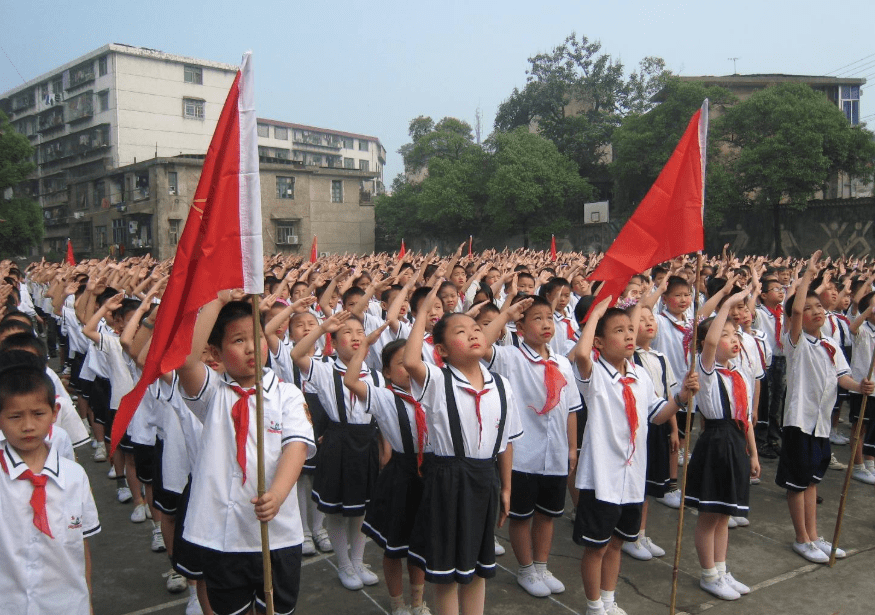 小孩|小学该选择名校吗，小学上个好学校重要吗？看完这篇就懂了