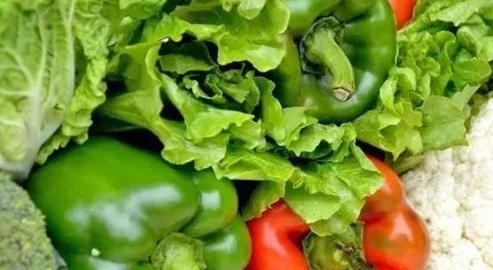 青色|肝脏不好的人,身体会出现6种表现,若没有,肝脏还算健康