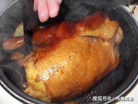 做法|电饭版盐焗鸡，美味可口，简单到没下过厨也会！