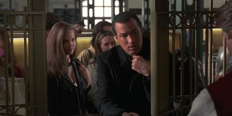 《暴走潜龙》(1995)基伦·埃弗瑞·韦恩斯扮演他的搭档,一个严肃的