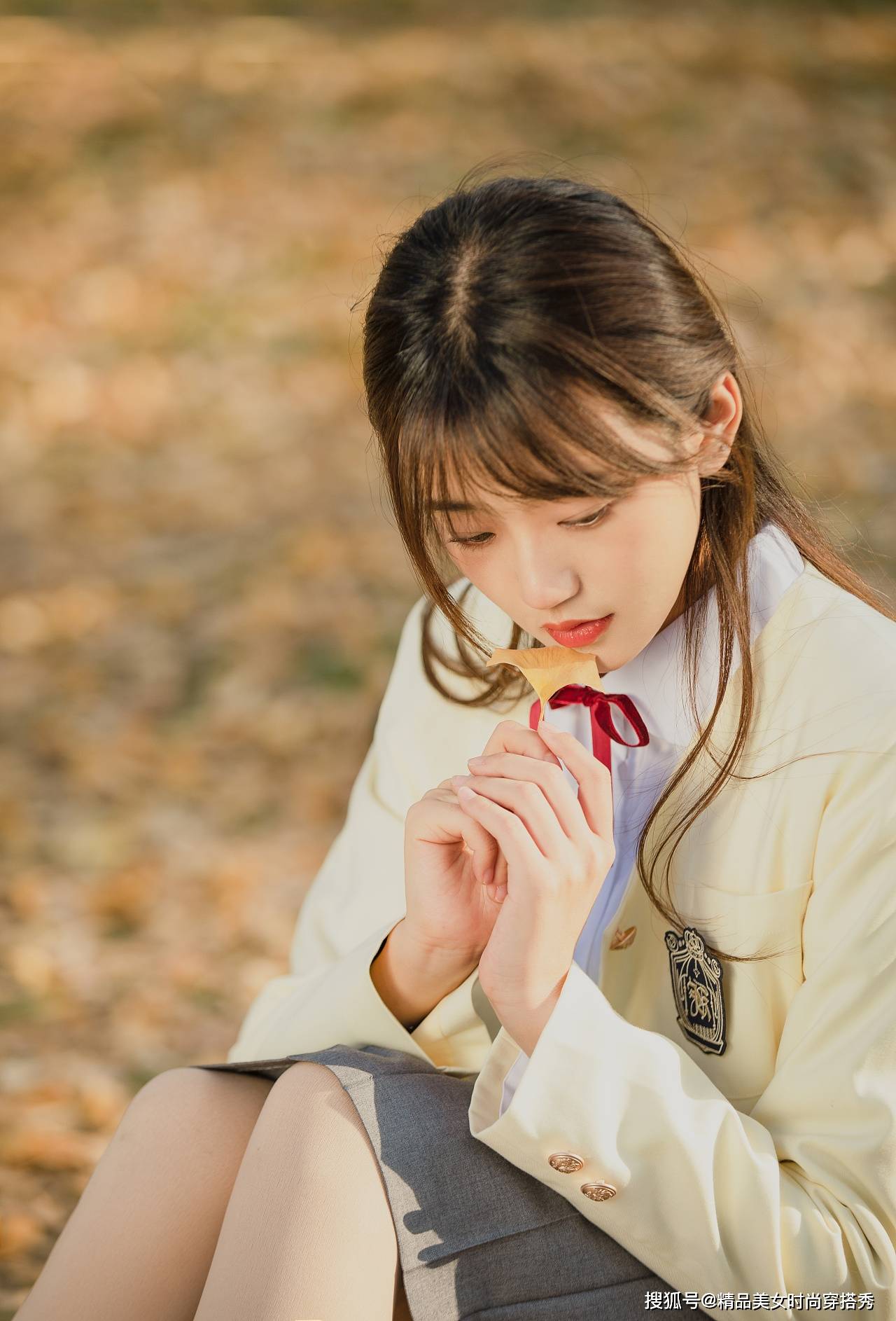 米色 甜美减龄的学院风穿搭,超级适合小个子的女生穿着,元气满满