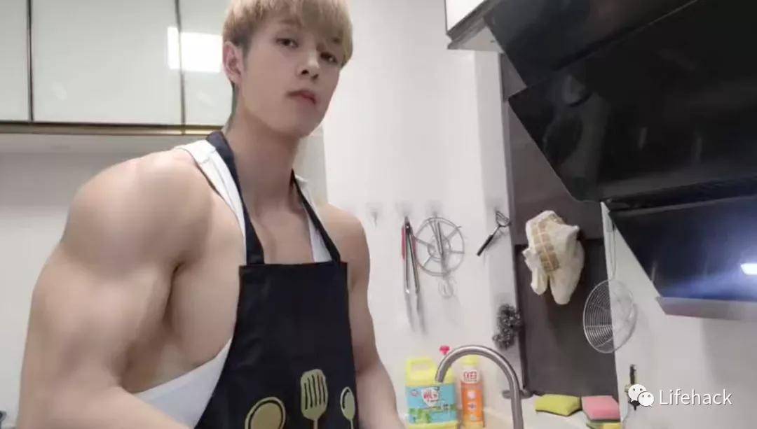 教练|上海教练因肌肉太大遭女生嫌弃，男生：好羡慕，想要