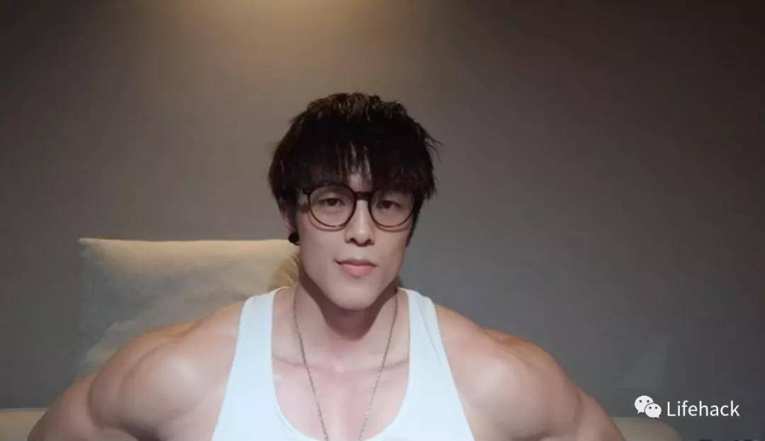 教练|上海教练因肌肉太大遭女生嫌弃，男生：好羡慕，想要