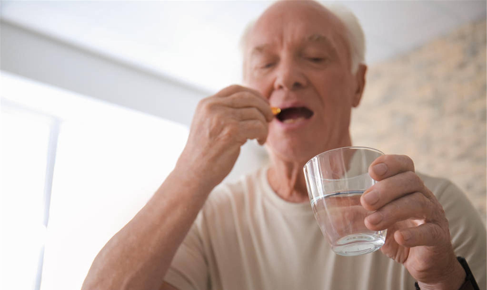 治疗|得了肾病就不能吃盐了？这4个常识，肾病患者可别搞错了