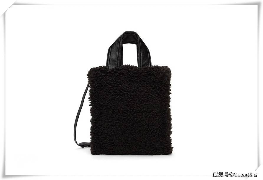 Bag软绵的冬季：绒毛包包再次重回时髦女生的怀抱！