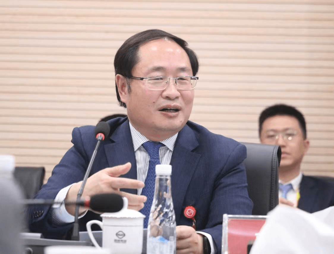 四川省供应链服务行业协会副会长,通威股份副董事长严虎也如是说到:"