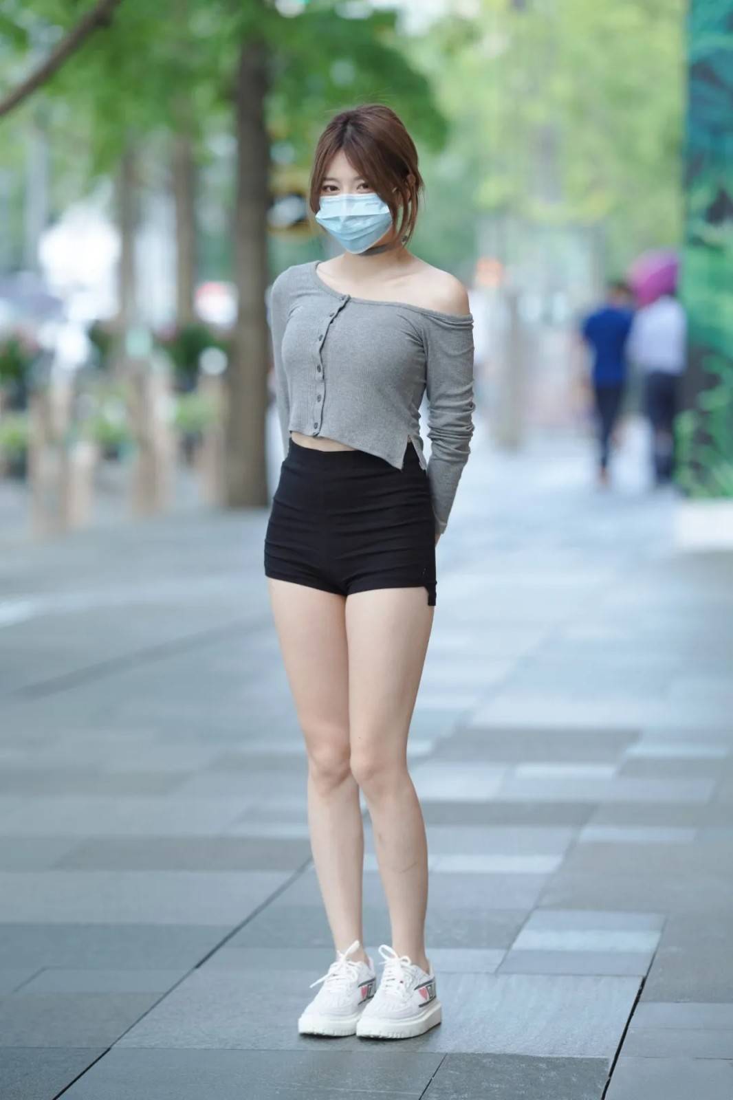 小白 激发内在大方美的穿法,清爽随性又休闲,让迷人的气质尽情释放