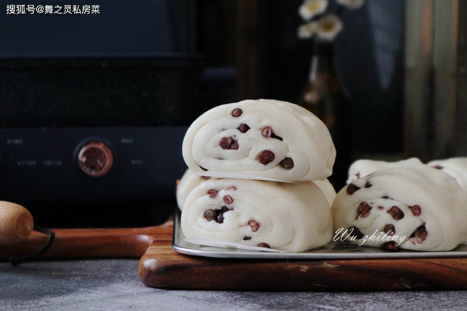 成蜜|豆子别总打豆浆，加入面粉中，一卷一蒸，早餐吃它真省事