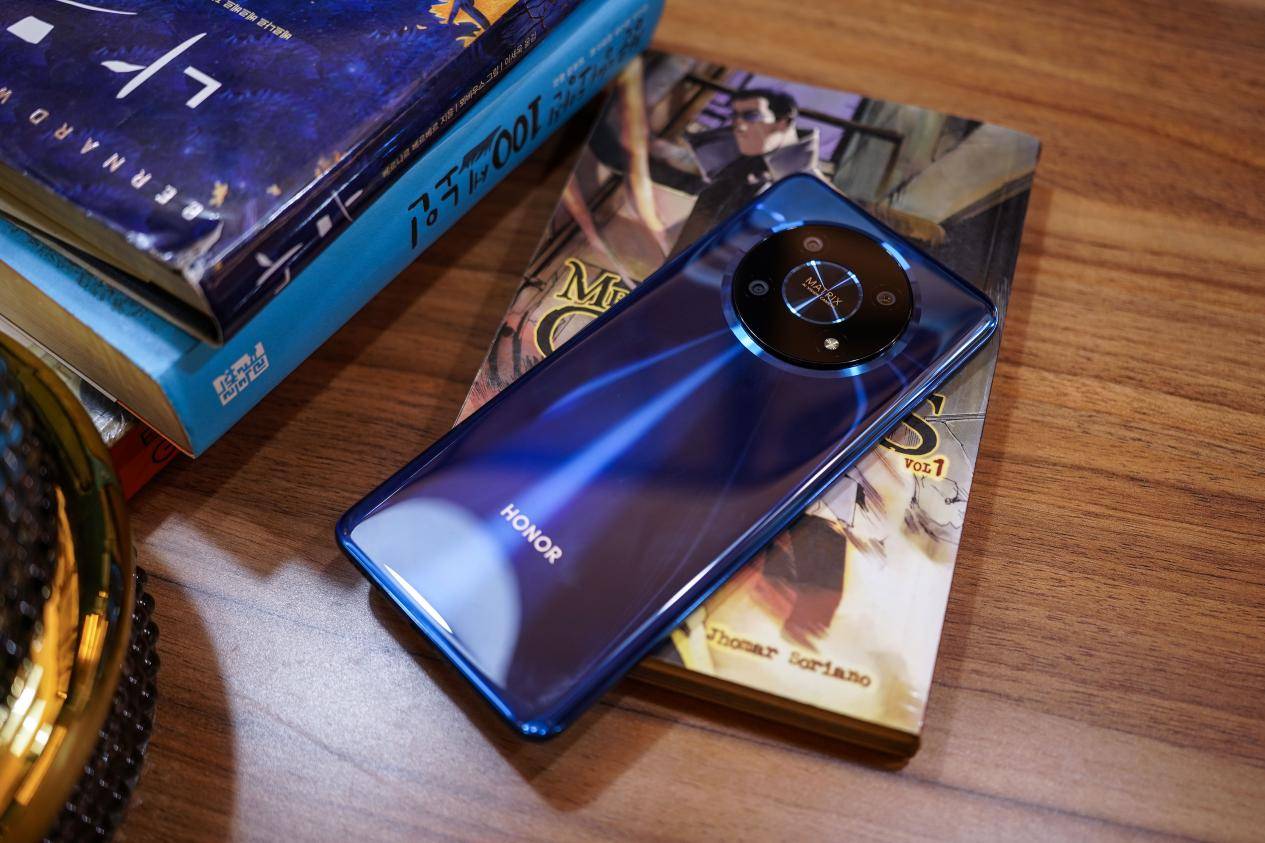 全新的荣耀X系列手机能否再创辉煌：荣耀X30上手简评
