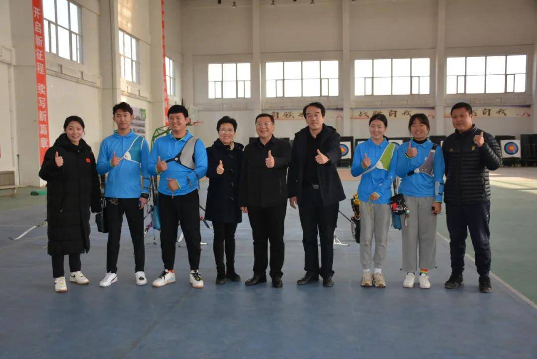 政府副区长夏玮到兴隆台锡伯族九年一贯制学校视察_教育_民族_给予