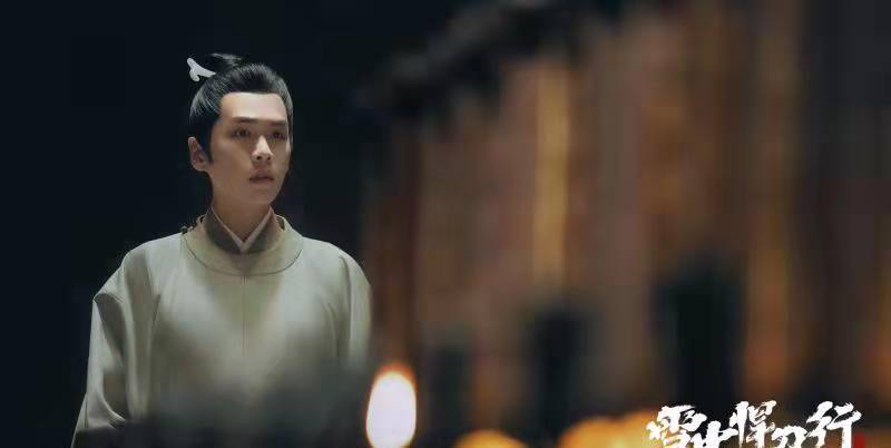 带着|怎么又是他！一年演三部大戏！跑《雪中悍刀行》里“实力作死”