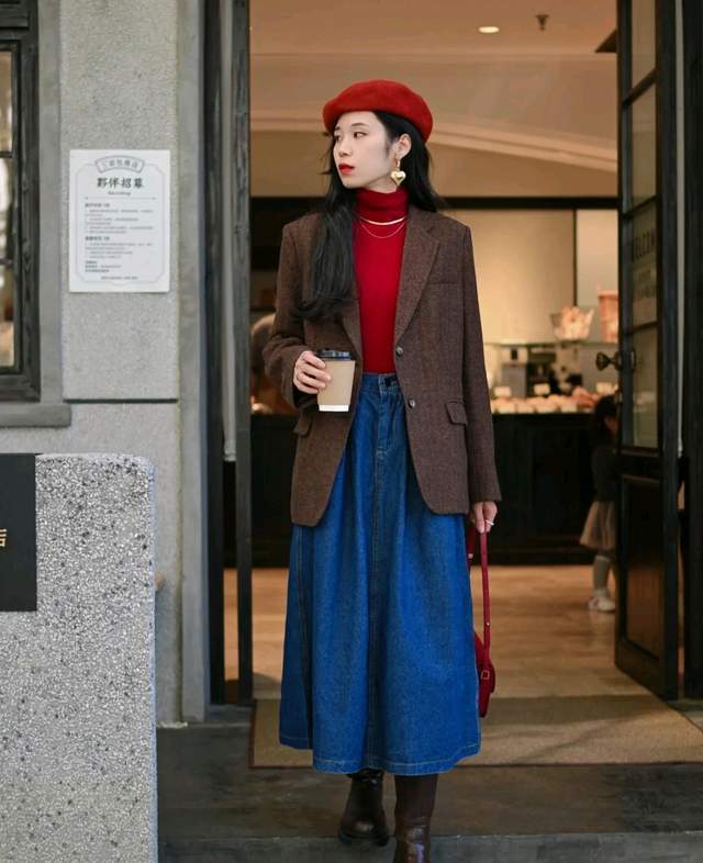 黑色 女生的服装穿搭很有讲究，配色是关键，穿对了才能让人眼前一亮