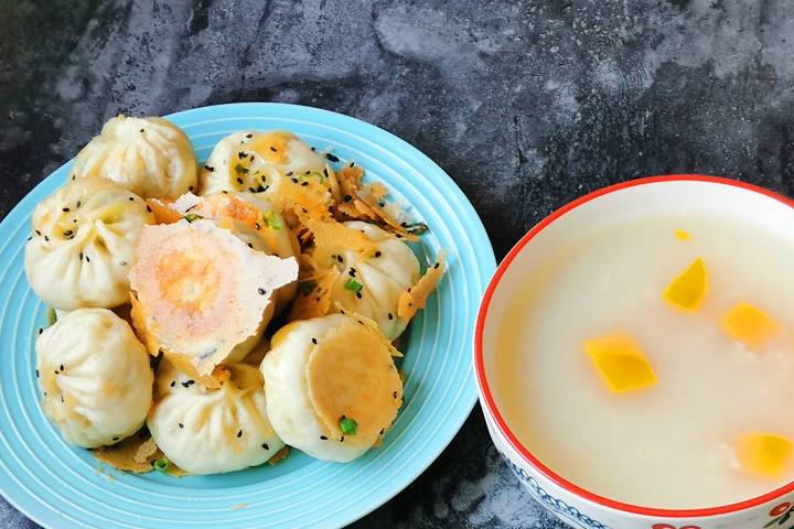 包子|老两口的幸福早餐，样数不多，吃得舒服，网友提问：这要起多早