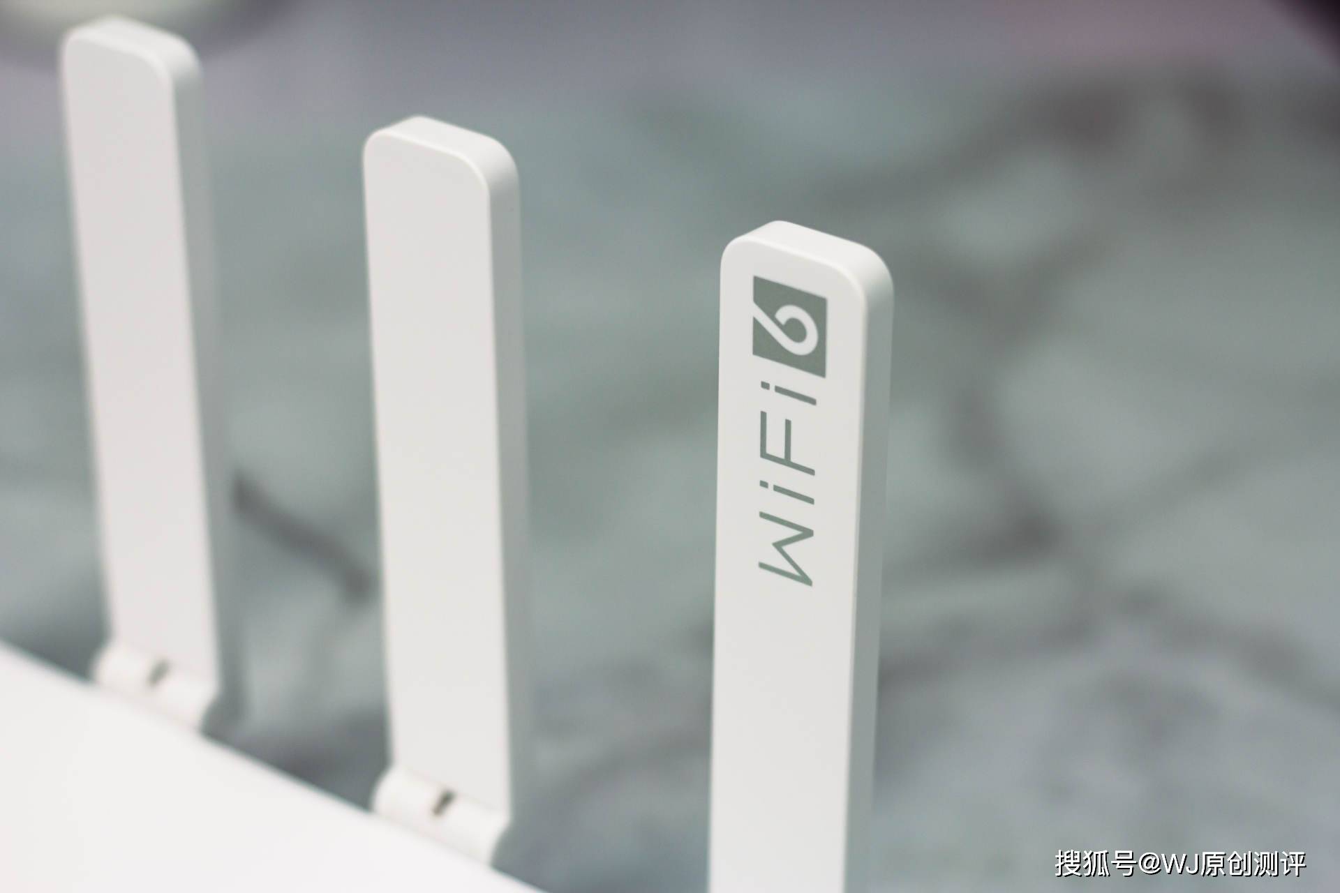 Wi-Fi|不再被直播，荣耀路由3 SE，给家里的摄像头上把锁