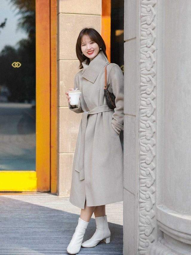 冬日 穿大衣该如何搭配才洋气?今年流行“大衣+靴子”,高级又优雅