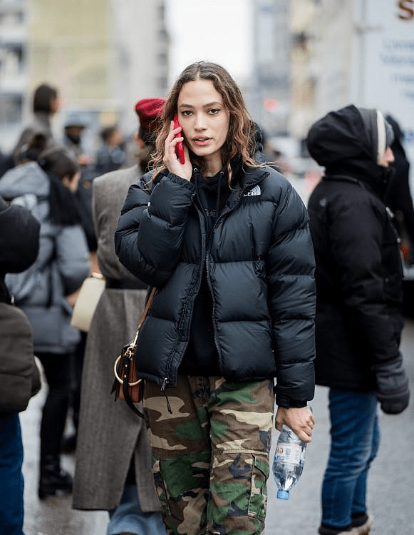 黑色 黑色棉服的时尚搭配推荐来了，这么搭配不仅时髦，还挺有特色