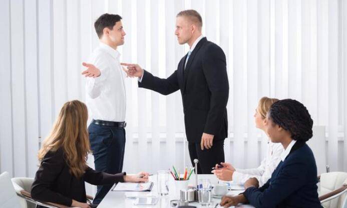 怎么当好中间的领导 9b2550b3eb9742399e50970068ef6f10.jpeg