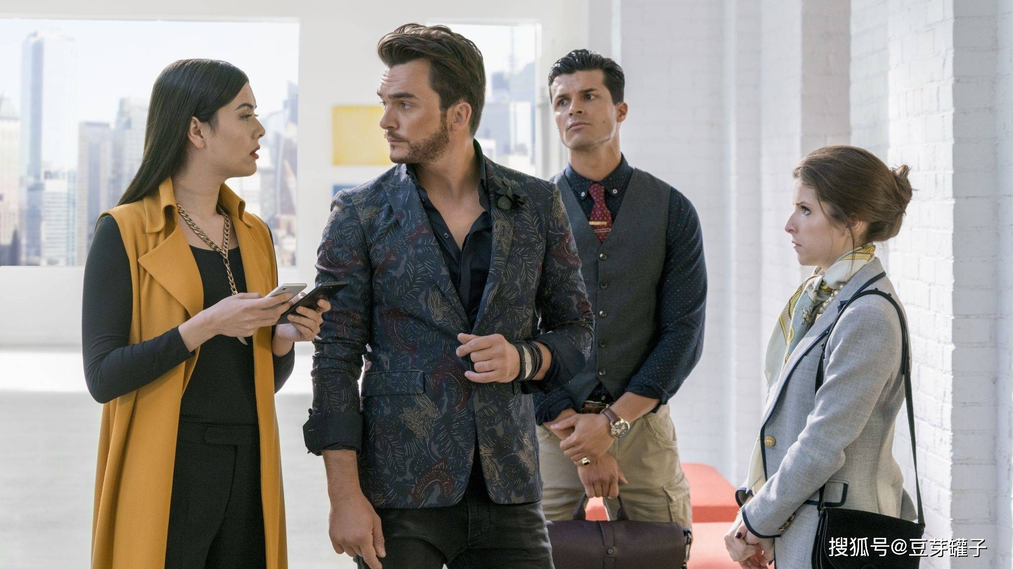 保罗·费格|《一个小忙》:悬疑惊悚媲美《消失的爱人》,结局的真相难以意料