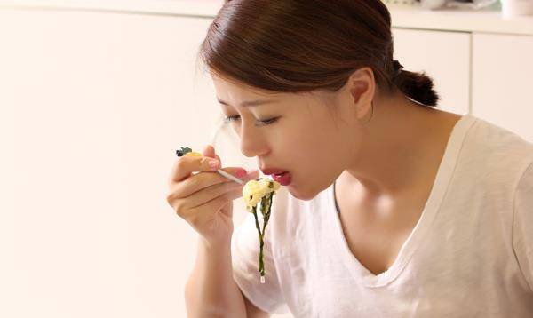 进行|肝不好的人,养肝需抓住晨起后半小时,趁机做好4事,肝会感谢你