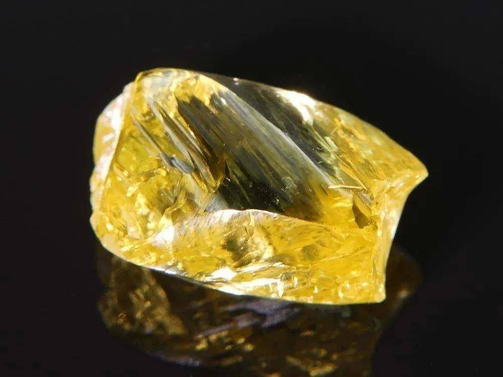 不祥的"血钻"成就了钻石之王