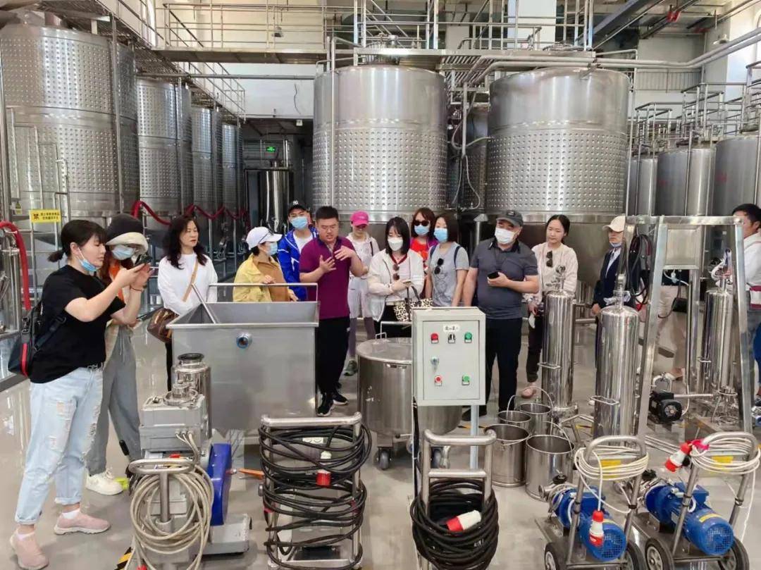 酿酒|做了6年酿酒师，我现在找不到工作了 |酒云公社·酒圈人物#5