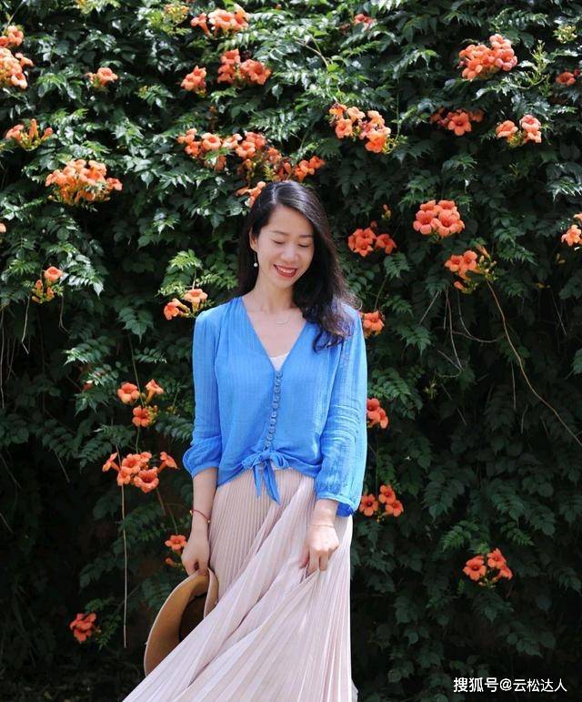 设计 40岁的女人已经不再年轻，但可以很优雅，会穿衣搭配很关键