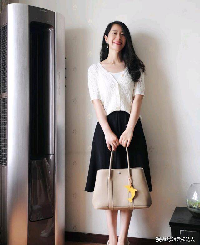 设计 40岁的女人已经不再年轻，但可以很优雅，会穿衣搭配很关键