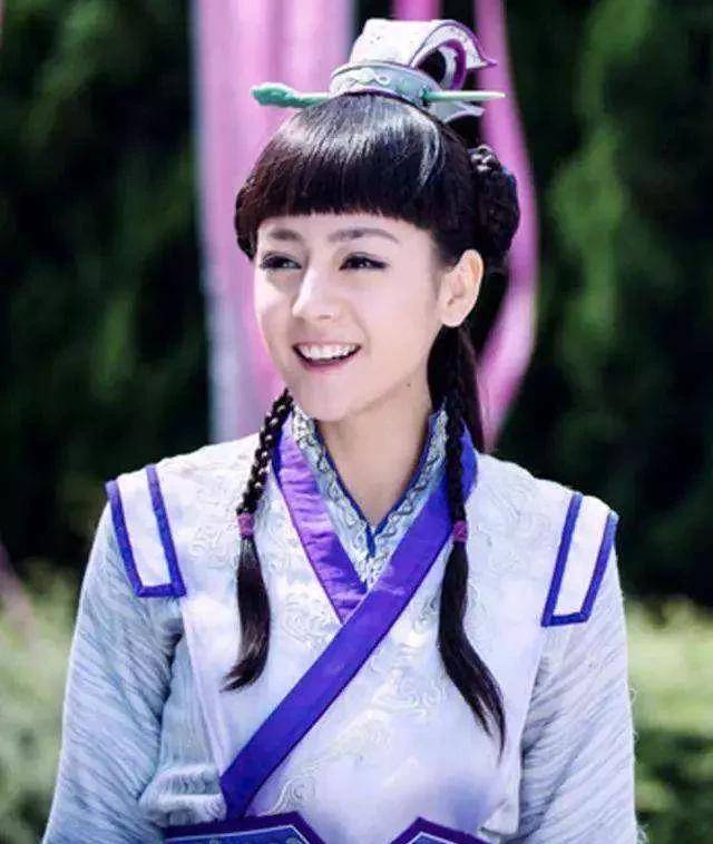 碧瑶锅盖刘海最考验幼龄长相，赵丽颖杨幂好灵动，热巴职业生涯级黑照