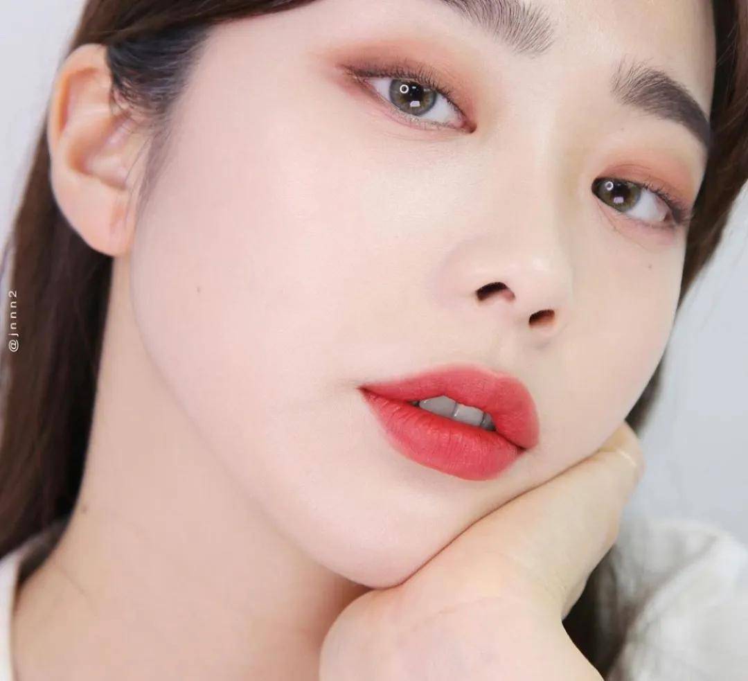 眼睛为什么自己妆前妆后变化并不大，更有甚者，还变丑了？