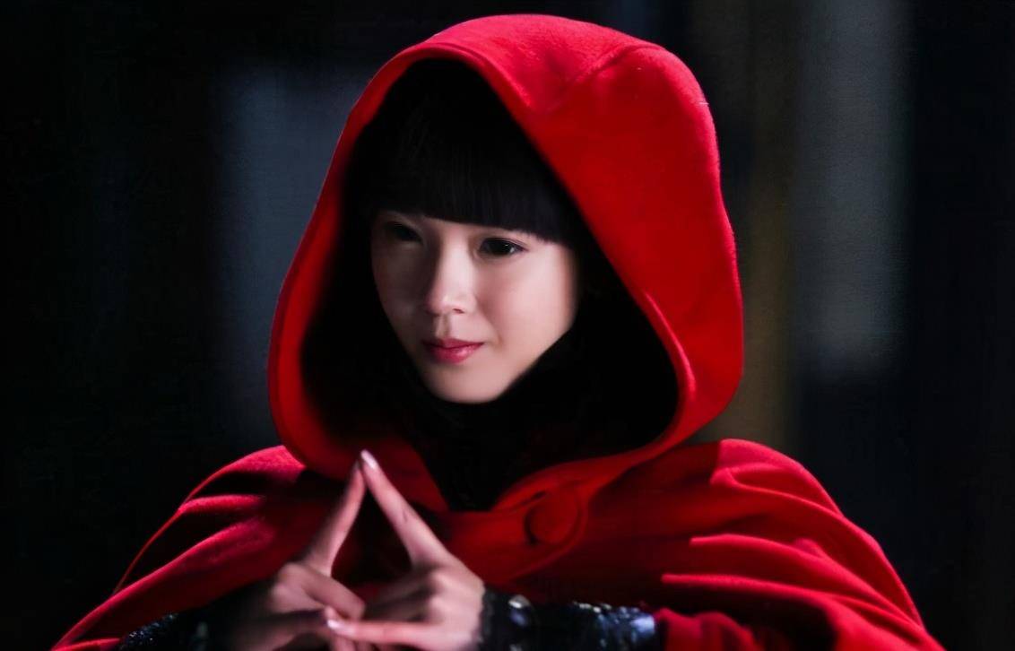 因为|十大绝美反派女boss,黑化不靠烟熏妆,又飒又坏就问你怕不怕