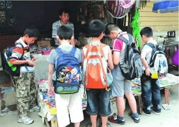 零花钱|教育部下发通知,中小学有望暂停这一服务?学生的快乐时光要消失