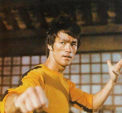 周星驰|洪金宝给他当配，成龙当替身，地位直逼李小龙，周星驰都请不动