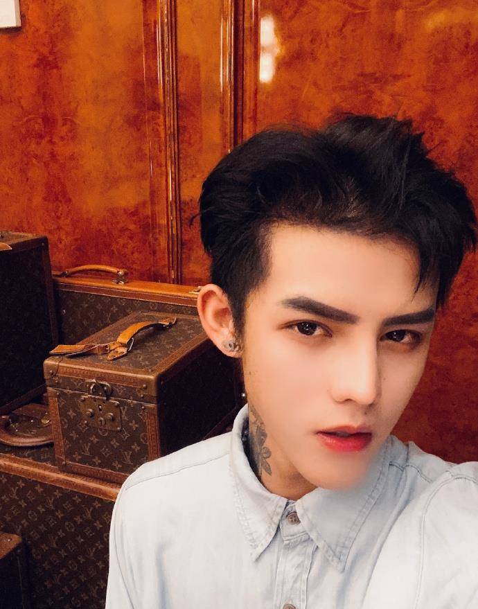 账号|网红殷世航快手账号被封禁！23万条举报，平台揭露三大罪状