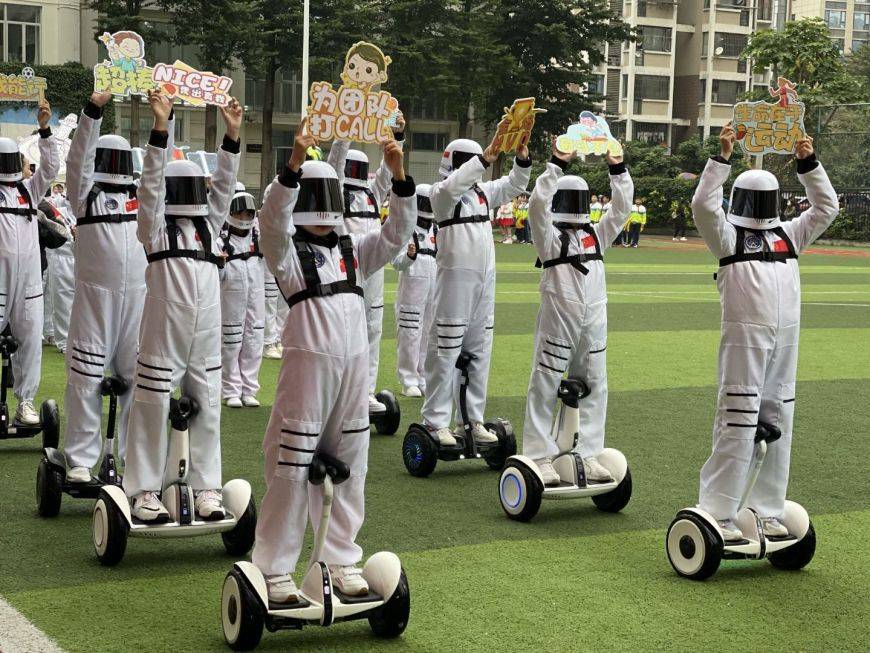 步伐|福州市融侨小学：超萌超酷！体艺节开幕式燃爆