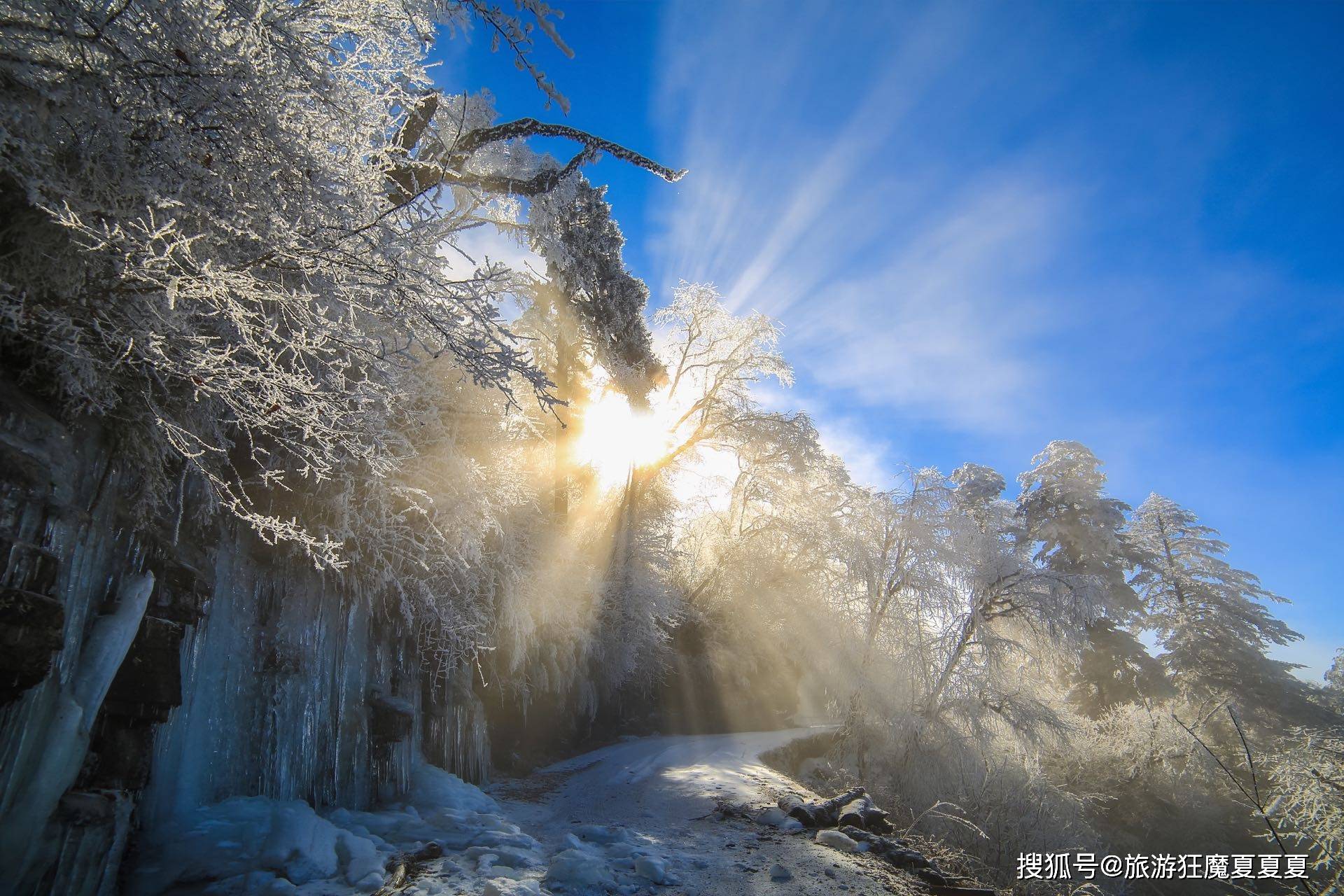 王岗坪|四川赏雪好去处，山上小木屋宛如北欧，还能远眺蜀山之王贡嘎雪山