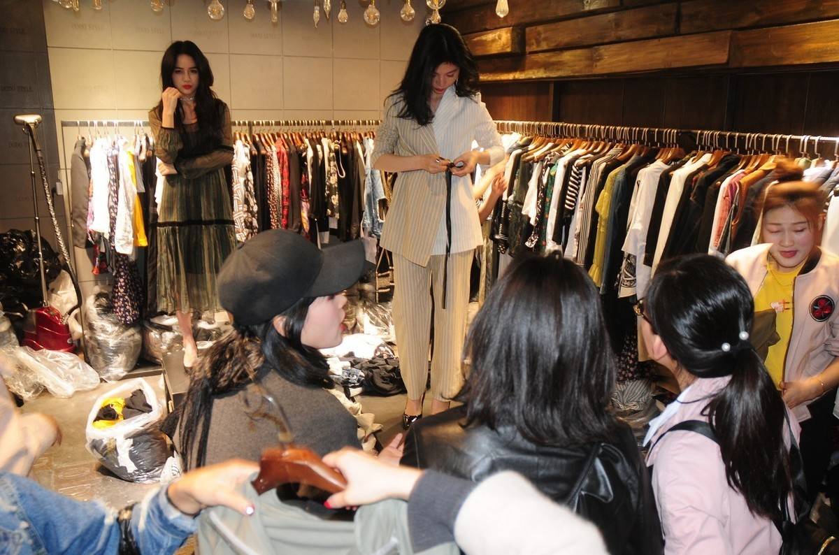 很多服务行业包括服装、餐饮等等，根本没有这样的管理培训，买衣服的时